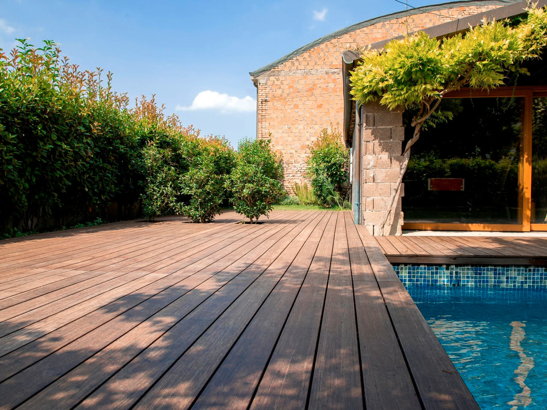 Aplicaciones para exteriores - Deck WPC y fachadas